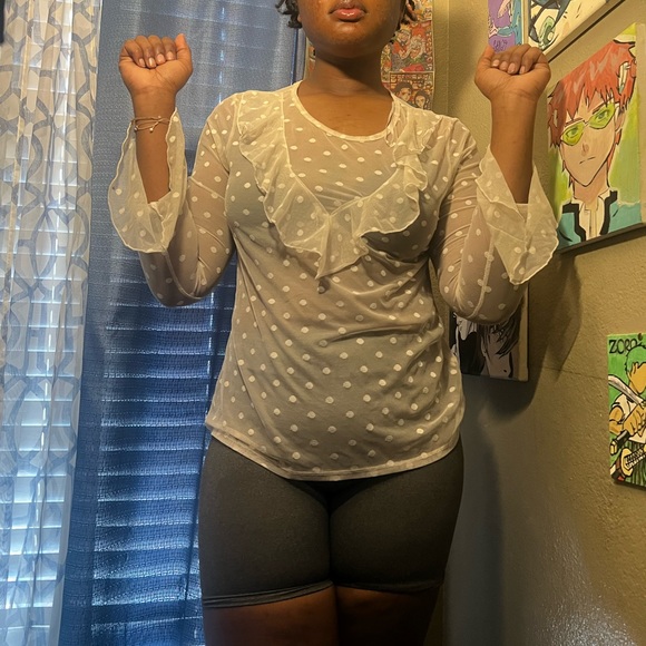 Ambiance| White mesh ruffled long sleeve top - Picture 2 of 5